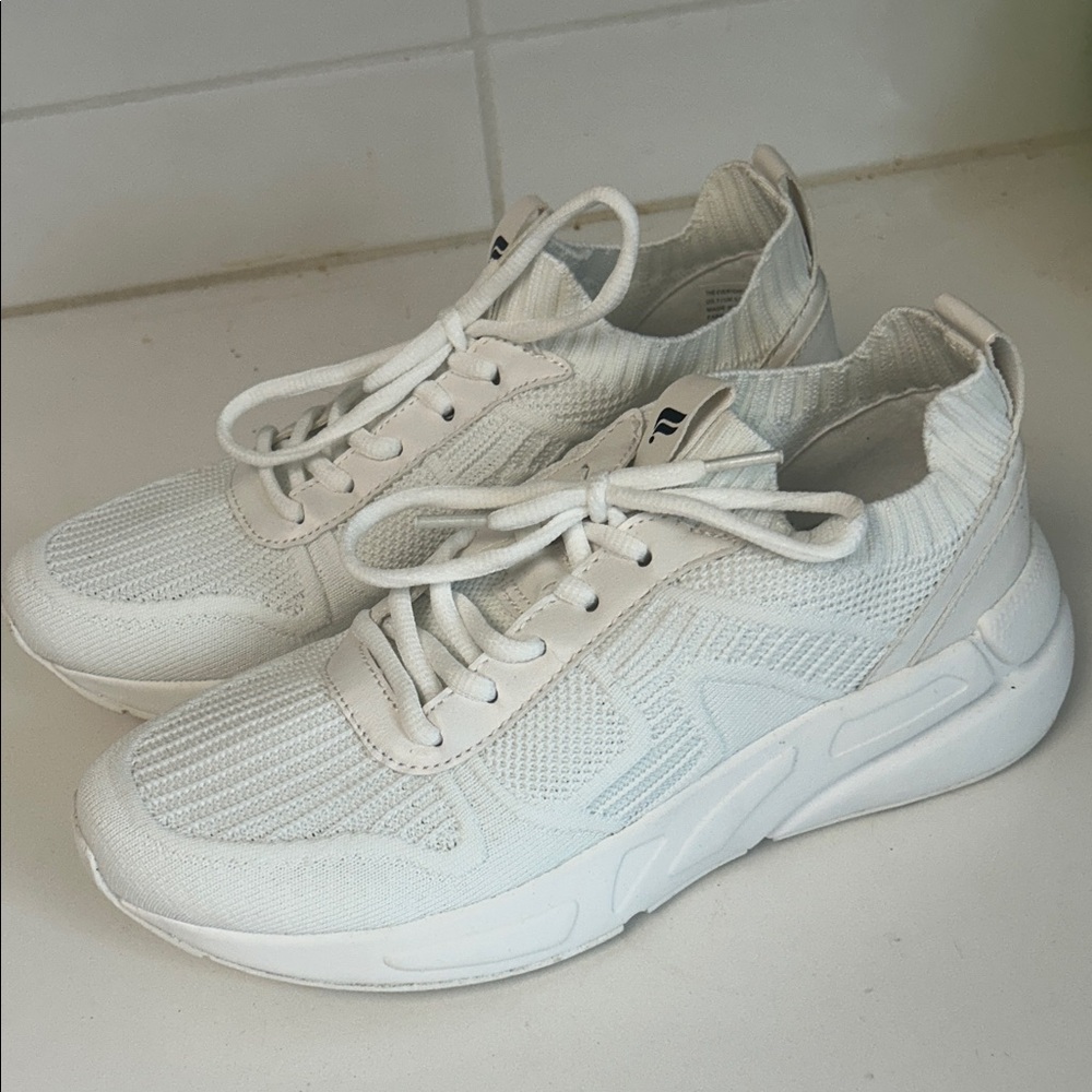 NWOB Fabletics Women's The Everyday Sneaker II, White Knit Tennis Shoes ; Sz 7M